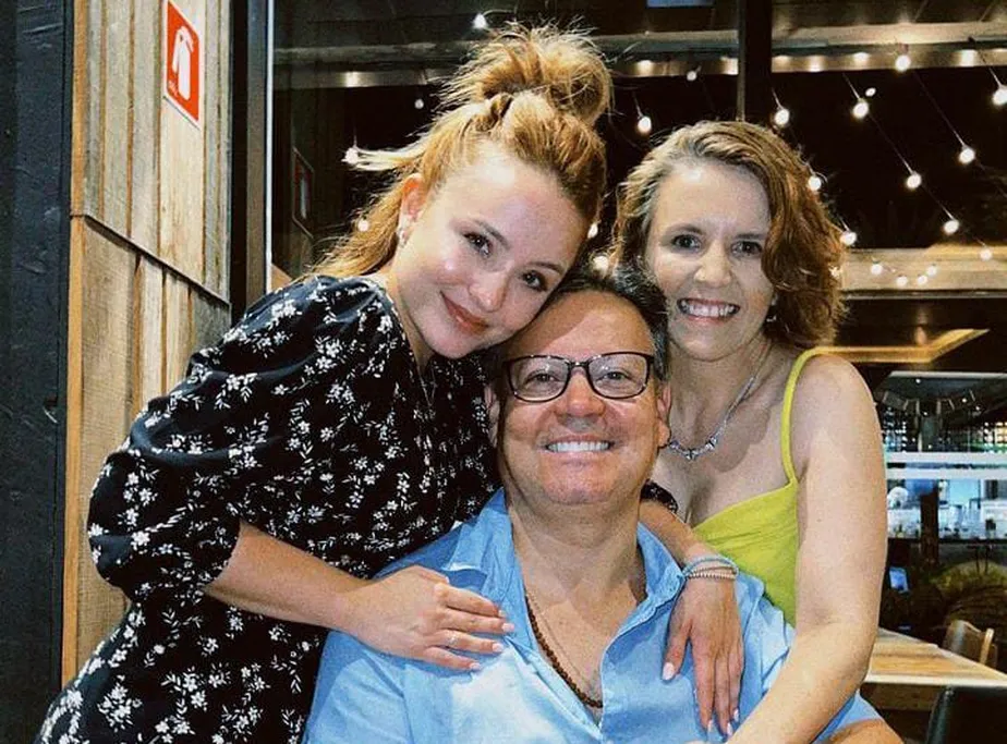 Larissa Manoela e sua família.