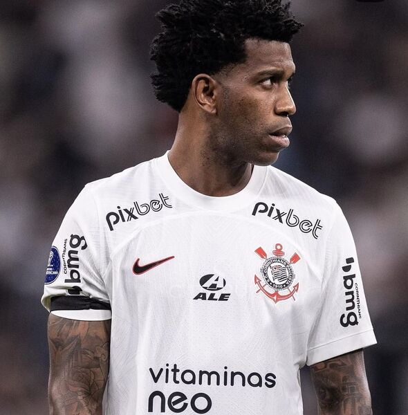 Alvo de críticas, Gil entra para o top 5 da lista de zagueiros artilheiros do Corinthians
