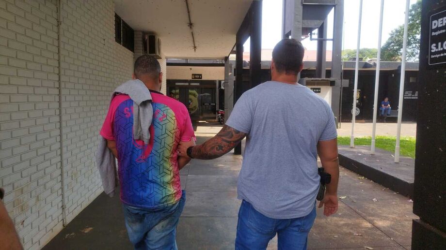 O homem foi preso ontem