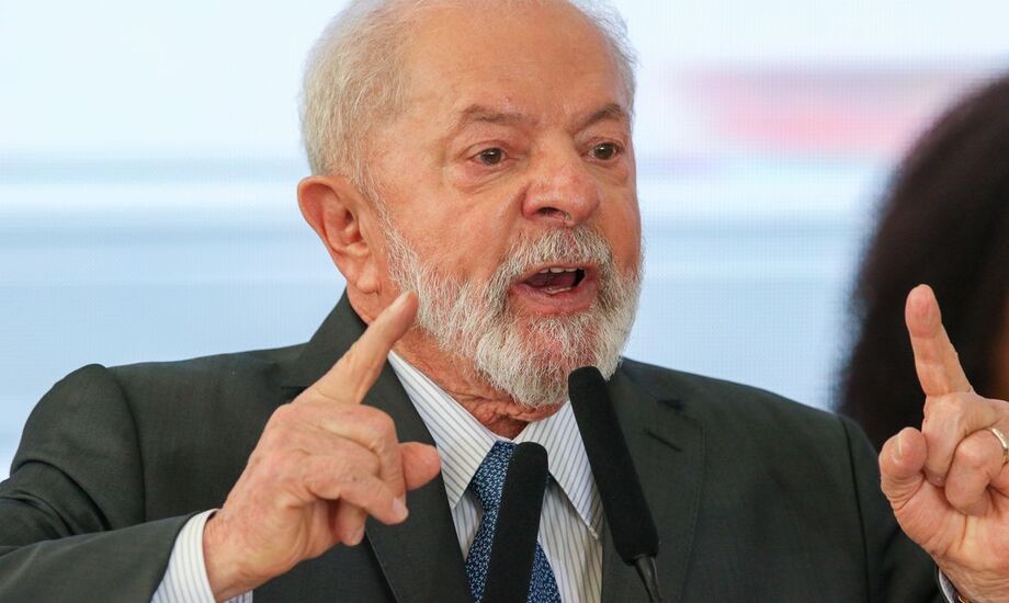 Lula embarca para G7 em Cuba.