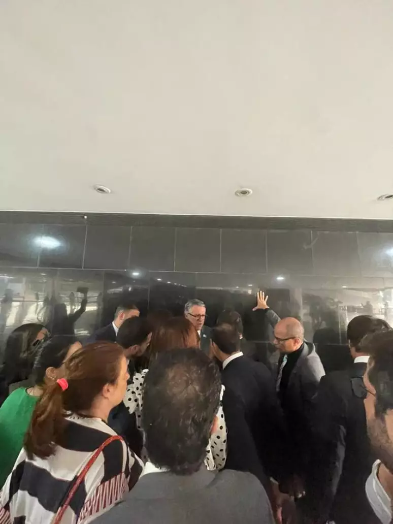 PSD empareda Padilha por cargo e ameaça ministra: 'Se a gente dançar, ela dança também'