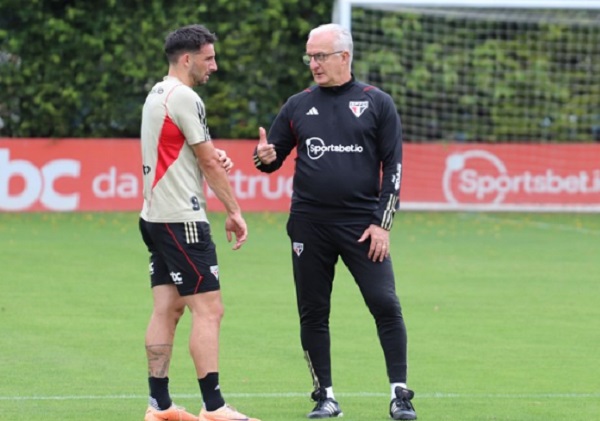 Dorival Junior dá atenção a ajustes táticos e bolas paradas em treino do São Paulo