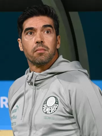 Abel prioriza parte ofensiva no Palmeiras e mira volta do Brasileiro de olho no líder