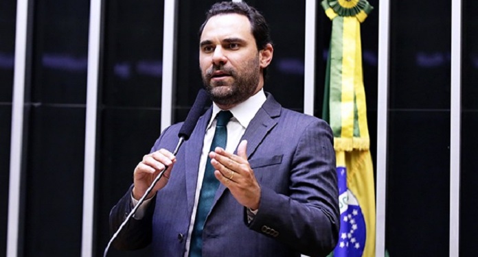 Adolfo Viana confirma que tributação sobre empresas do setor de apostas ficará em 18%
