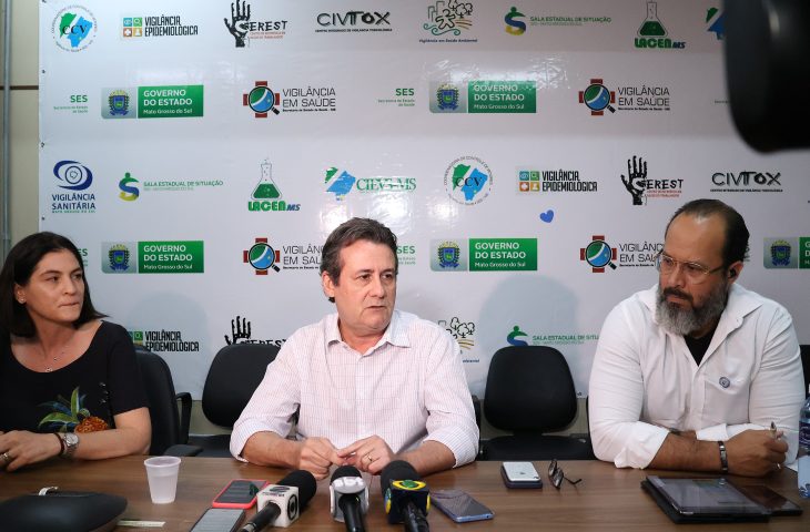 Secretário de Estado de Saúde, Maurício Simões, concede entrevista coletiva