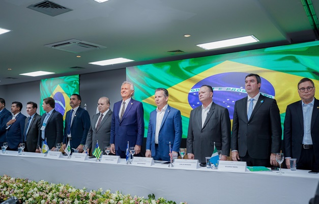 Reunião de discussão sobre reforma tributária.