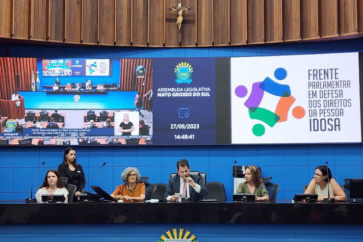 No evento, proposto pelo deputado Renato Câmara, representantes de 36 entidades assinaram o ato de posse na Frente Parlamentar