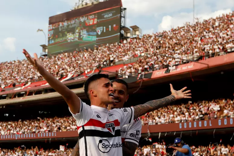 Nestor marca golaço, São Paulo empata com Flamengo e conquista título inédito da Copa do Brasil