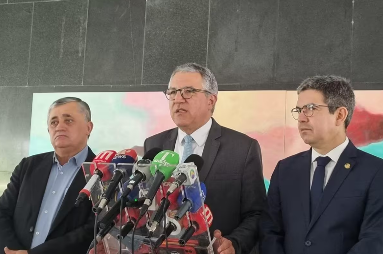 Ministro Alexandre Padilha em coletiva de imprensa no Palácio do Planalto