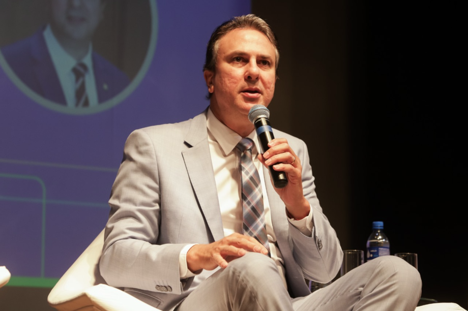 Ministro da Educação, Camilo Santana.