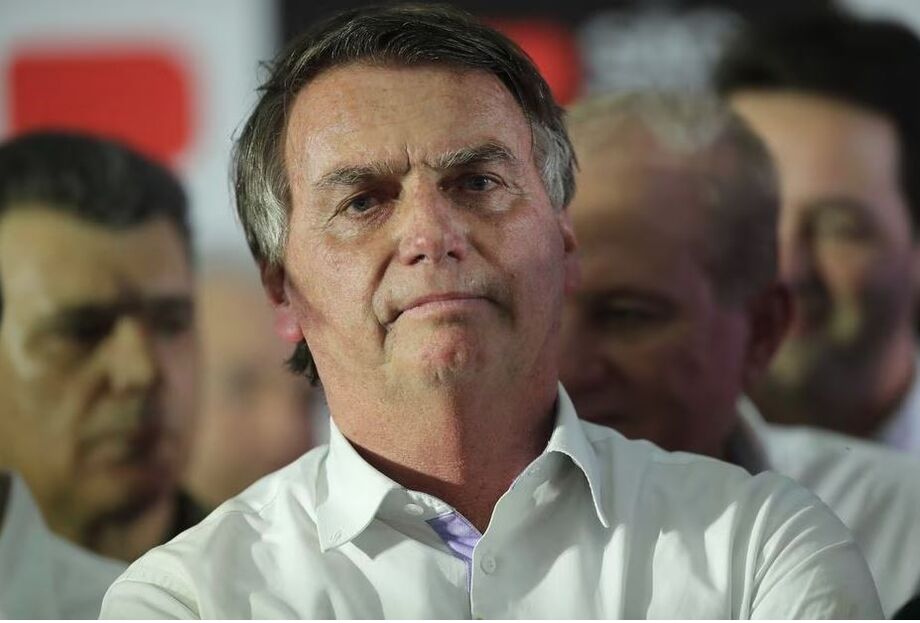 Ibama revalidou multa de R$ 10 mil imposta ao ex-presidente Jair Bolsonaro por praticar pesca ilegal