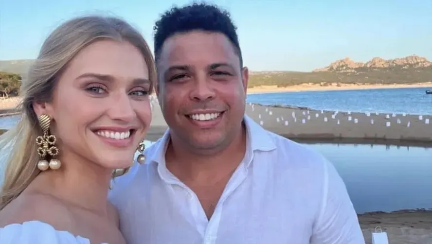 Ronaldo Fenômeno e Celina Locks se casam em Ibiza