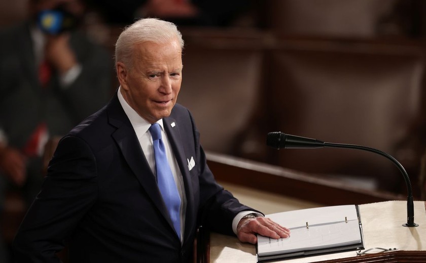 Biden desiste de eleição e apoia Kamala Harris na disputa pela Casa Branca