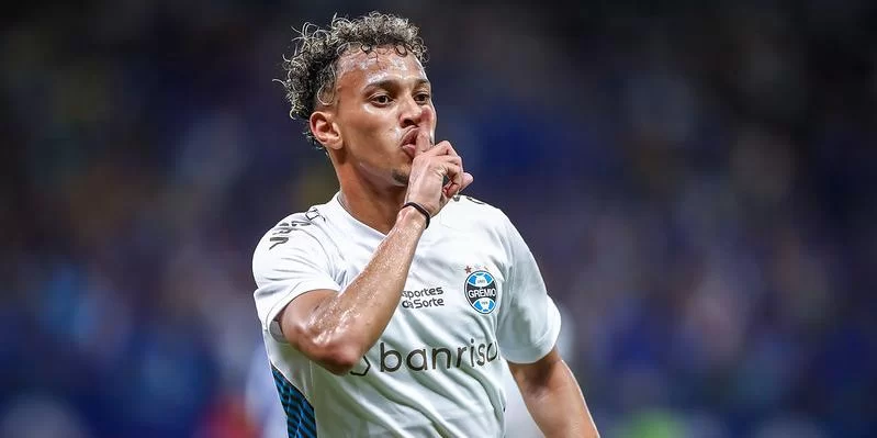 Bitello é anunciado pelo Dínamo de Moscou, se despede do Grêmio e agradece Renato Gaúcho