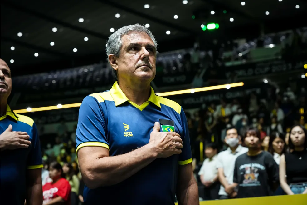 Zé Roberto durante jogo contra a Turquia