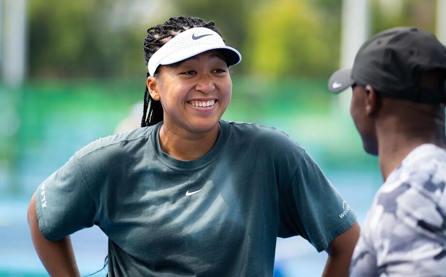 Naomi Osaka anuncia retorno ao tênis.