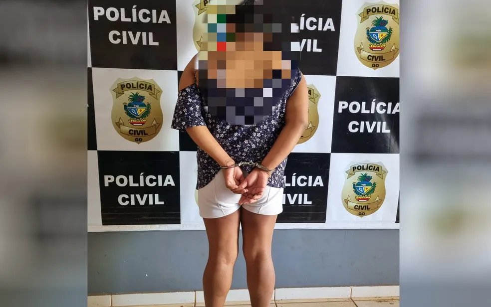 Mulher presa suspeita de vender conteúdo pornográfico da própria filha, em Águas Lindas de Goiás