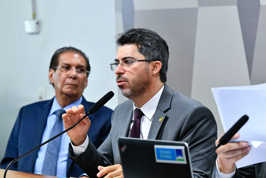 Senadores de partidos de centro e direita que têm cargos no governo (como PSD, União Brasil, PP e Republicanos) votaram a favor da proposta.