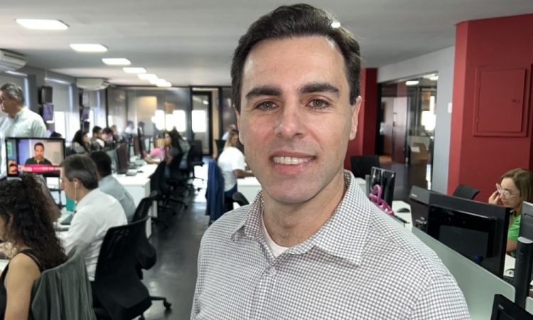 Jovem Pan contrata Rafael Colombo, ex-CNN Brasil, para o 'Jornal da Manhã'