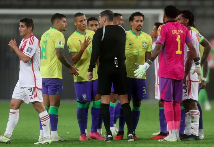 Marquinhos salva com gol no fim e Brasil vence Peru nas Eliminatórias para a Copa
