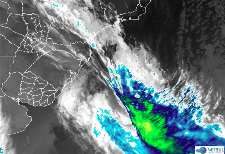 Ciclone que se formou no Rio Grande do Sul se afasta após levar rajadas de vento ao litoral