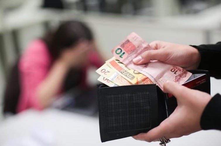 Nova etapa do Desenrola irá renegociar dívidas de até R$ 5 mil de quem ganha até dois salários mínimos ou está inscrito no Cadastro Único.