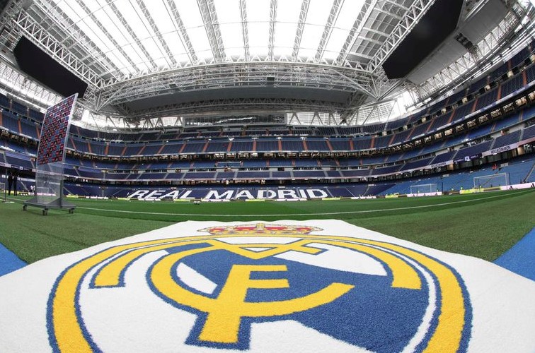 Jogadores do Real Madrid foram detidos sob a acusação de espalhar um vídeo íntimo de uma menor de 16 anos.