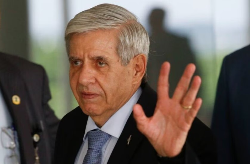 Augusto Heleno, chefe do GSI durante o governo Bolsonaro, dará depoimento à CPMI do 8 de Janeiro.