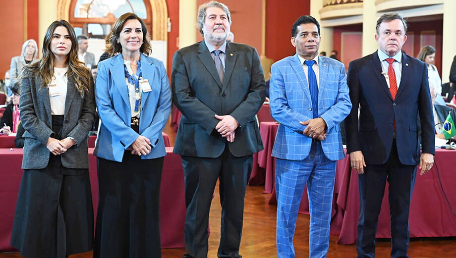 Entre os senadores e deputados federais brasileiros que tomaram posse está o deputado Vander Loubet (PT-MS), que assumiu a vaga de olho nos debates que se darão em torno da Rota Bioceânica
