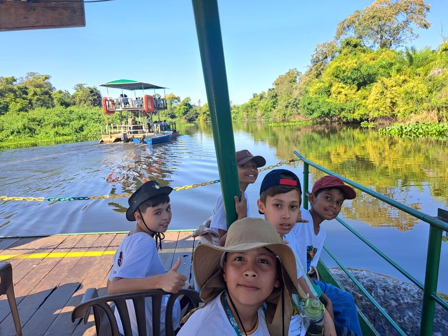 Alunos da REME visitam o Pantanal e fazem passeio de chalana, safari fotográfico e trilha