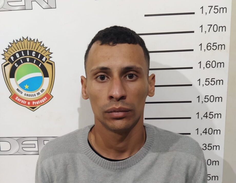 João Vitor dos Santo Lipu, de 23 anos, encontra-se foragido