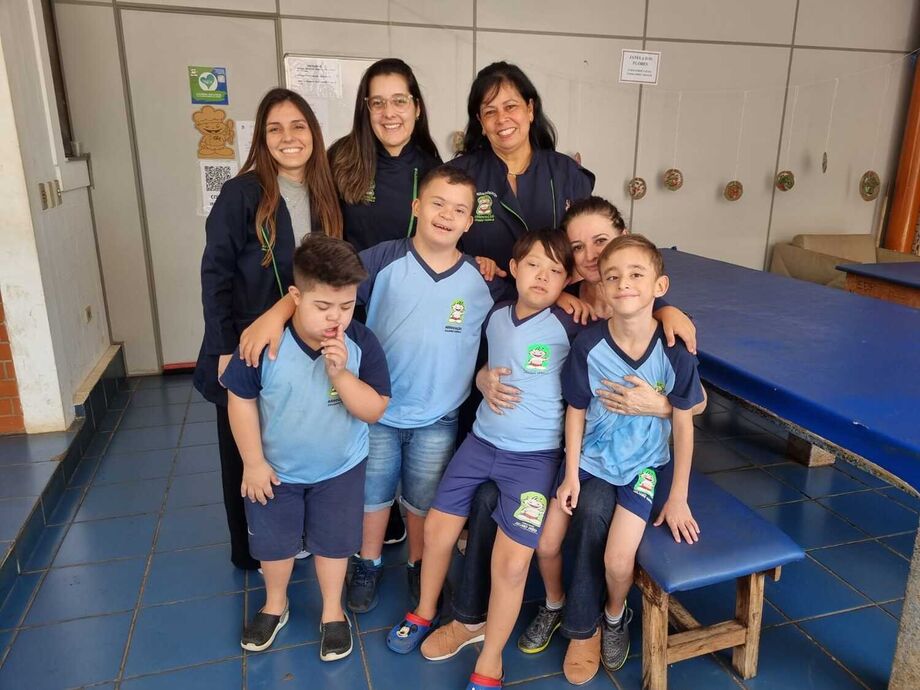 As profissionais ao lado dos pacientes da Associação Juliano Varela