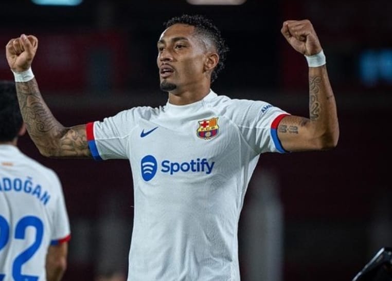 Barcelona confirma lesão na coxa e Raphinha fica em tratamento por até quatro semanas