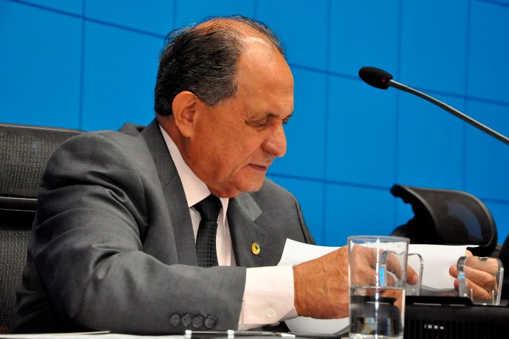 Deputado Zé Teixeira.
