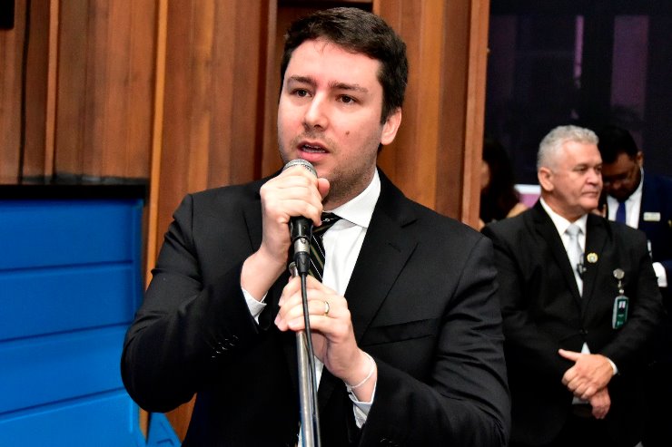 Deputado João Henrique, autor da proposta, explica que a disparidade salarial ainda é um problema para a categoria