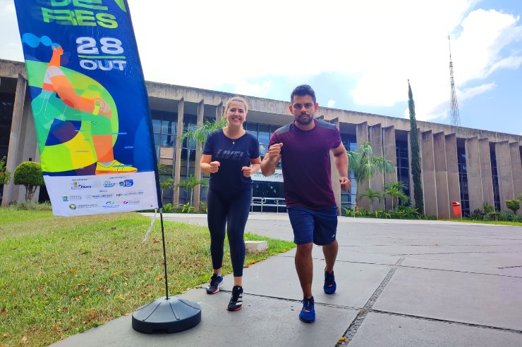 Camila e José Mario apostaram quem fará o melhor tempo no percurso de 10km