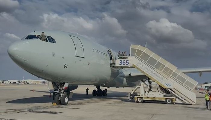 Primeiro avião da FAB decola do aeroporto de Tel Aviv com brasileiros resgatados de Israel