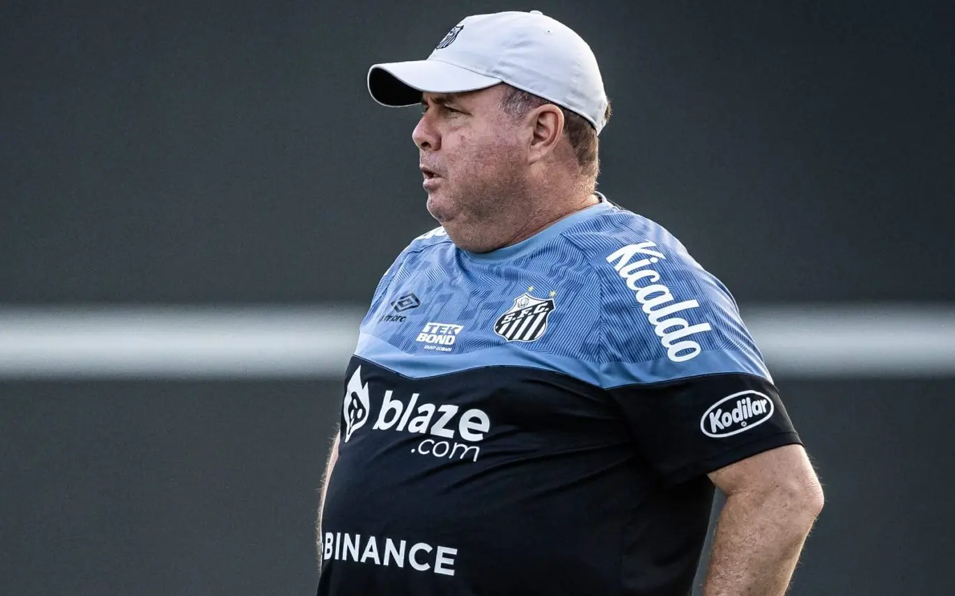 O técnico Marcelo Fernandes