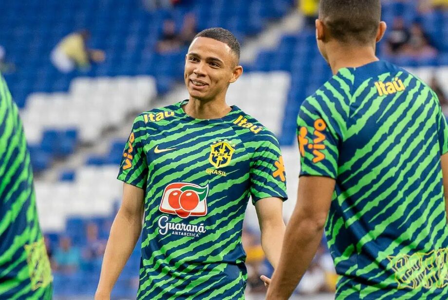 O lateral-direito Vanderson