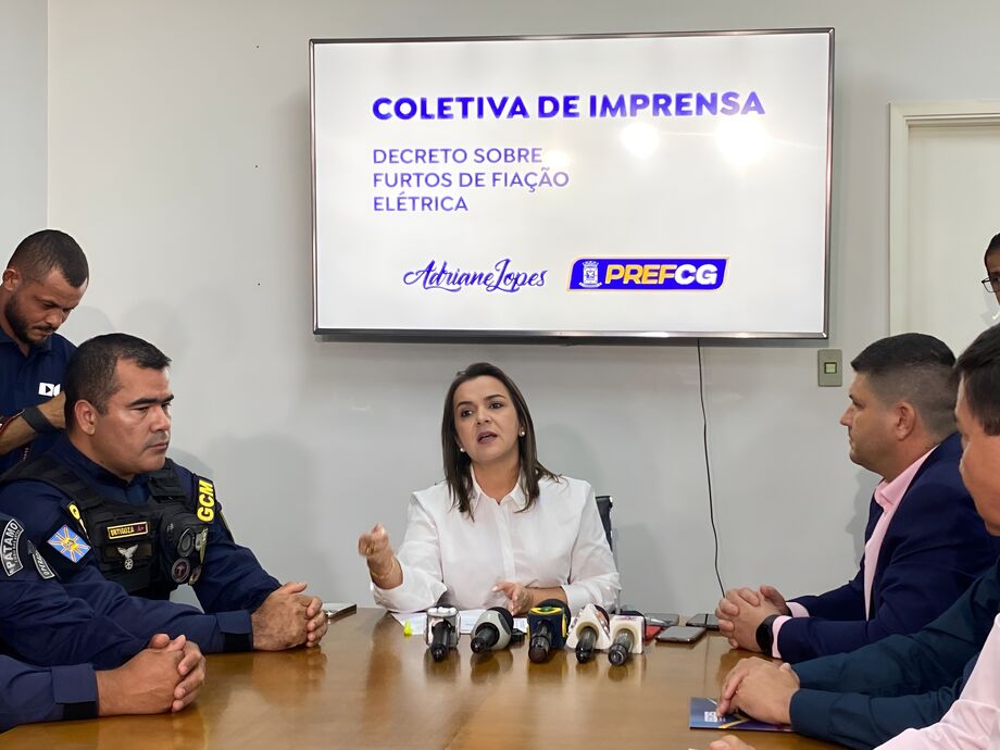 Adriane Lopes concedeu uma entrevista coletiva nesta tarde