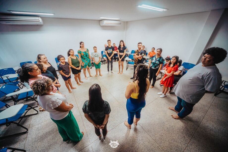 O último fim de semana foi bastante movimentado para os jovens artistas selecionados do 8º Fesmorena, que participaram de oficinas sobre história da música sul-mato-grossense, expressão corporal, canto e composição, na UFMS