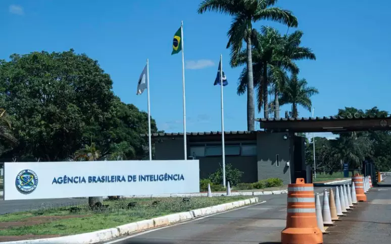 Governo demite 2 servidores da Abin presos em operação da PF por espionagem