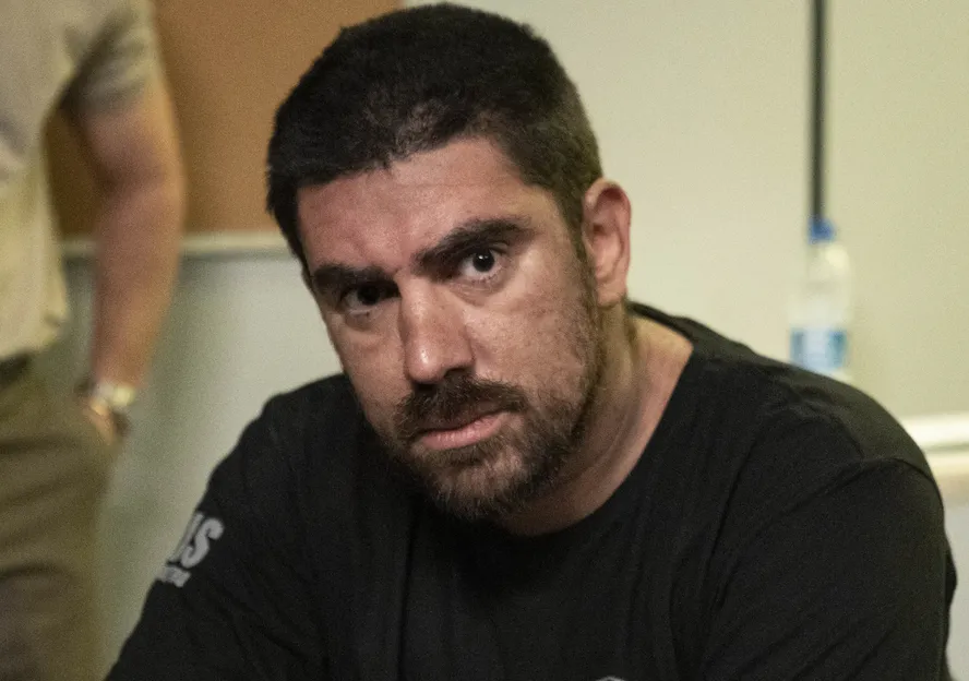 Marcelo Adnet na série 'A divisão'