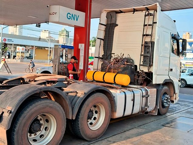 Primeira conversão de caminhão para GNV marca uso de combustível mais limpo no transporte pesado