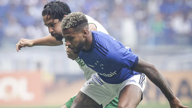 Cruzeiro joga mal, empata com o América-MG e ouve protestos da torcida no Mineirão