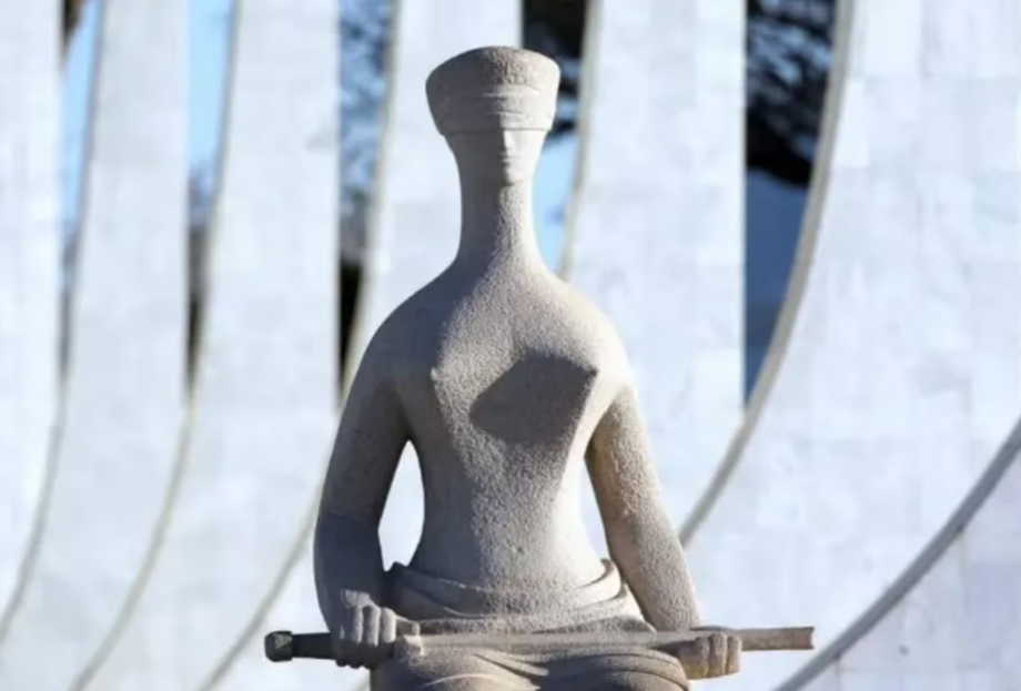 Estátua da Justiça, em frente ao STF.