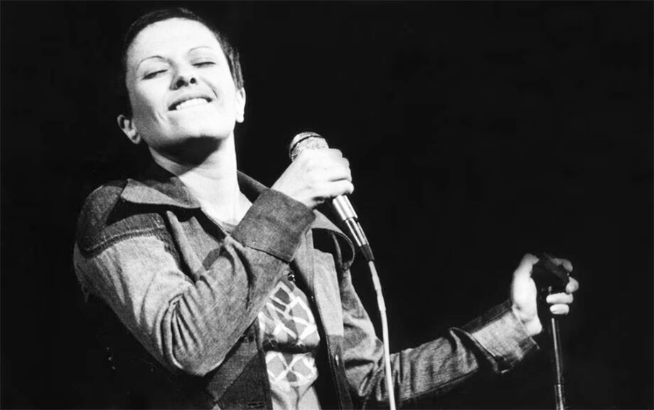Elis em show de 1973.