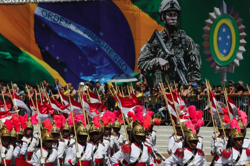 Exército também tem contrato com empresa para fornecimento de sistema que está sob suspeita na Abin