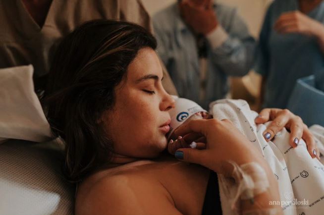 Michelle Loreto dá à luz 1ª filha e faz relato: 'Achei que não iria aguentar'