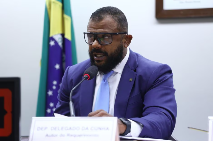 Deputado Da Cunha é acusado de espancar companheira até desmaiar e ela pede proteção